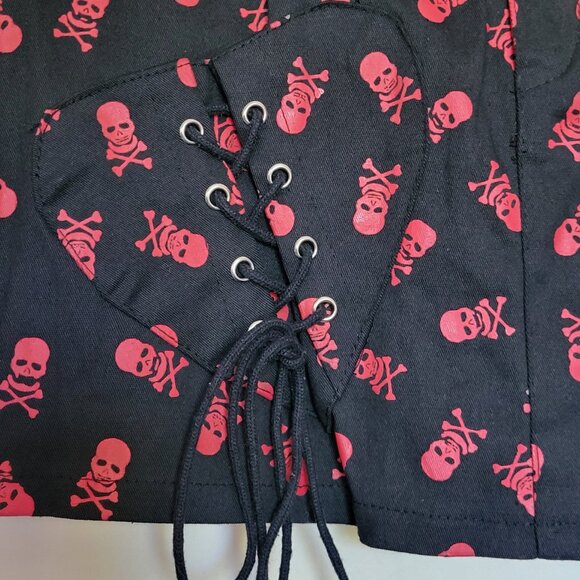 *NEW* CLIC KLAK Black Mini Skirt + Red Skull & Crossbones Graphic Size Medium - Picture 3 of 5